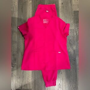 Figs Women's Bright Pink Short Sleeve Scrub Set.